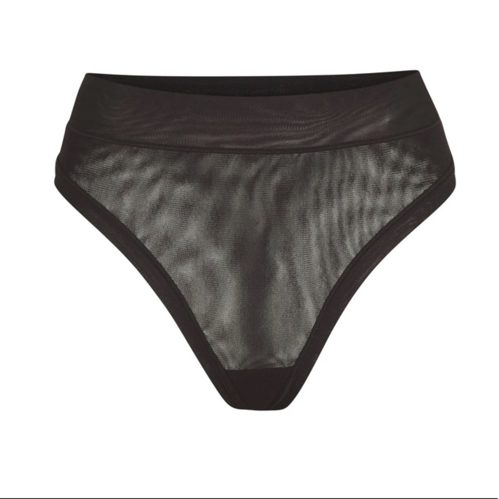 Skims summer mesh thong in black onyx